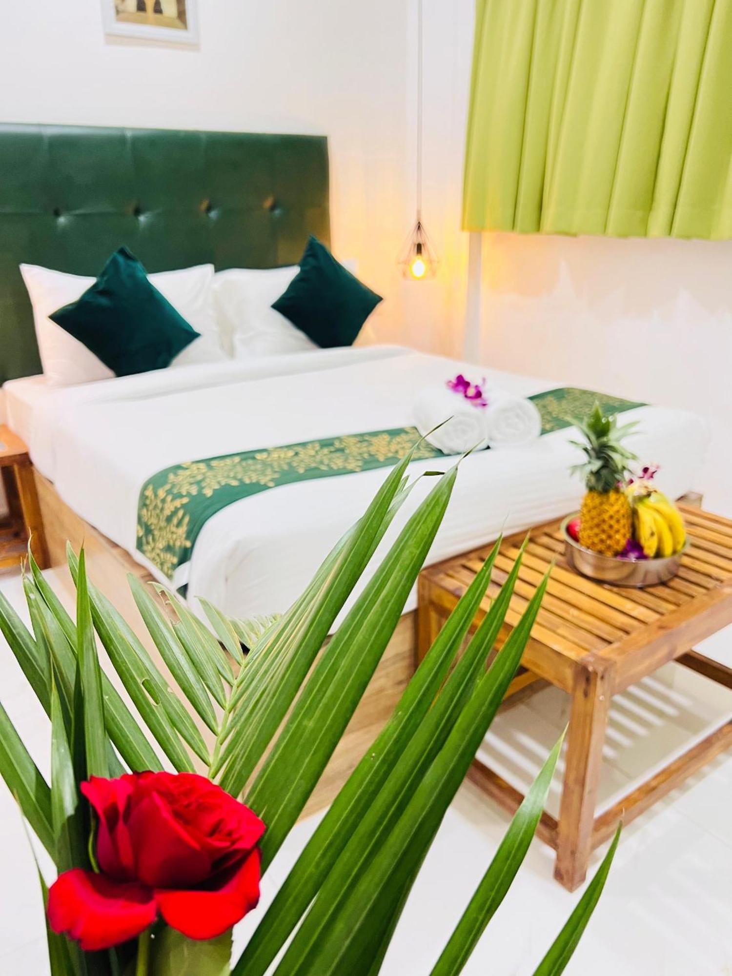 The Mayfield Resort, Vagator Anjuna Esterno foto